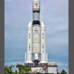 Hema Malini Instagram - A crowning moment for India with the successful launch of the Chandrayaan by ISRO! The third lunar mission was sent up this afternoon and is already in orbit. It is expected to land on the moon on Aug 23. Chandrayaan 3 will reach where no one has been before-the Moon’s south pole. #chandrayan3