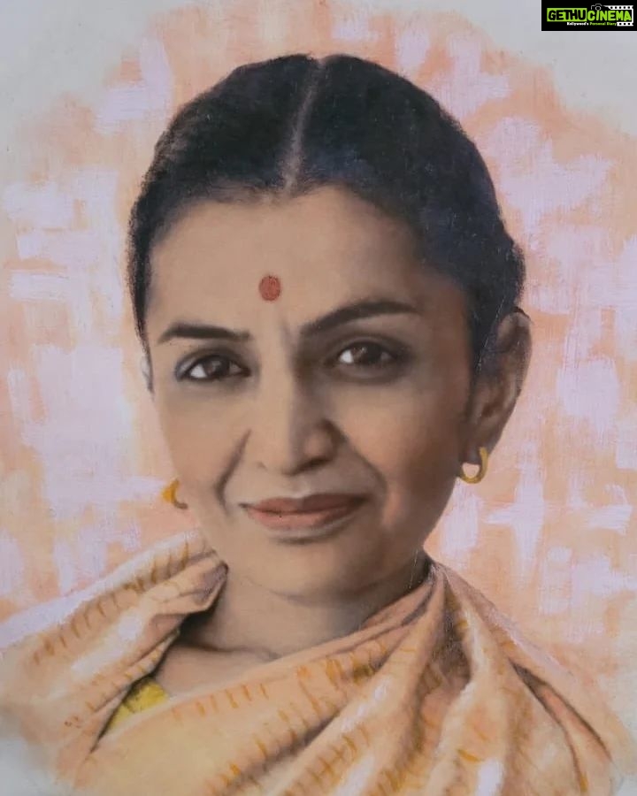 Hema Malini Instagram - On auspicious Guru Poornima I recall with gratitude & all humility the special guidance I received from my Guru, Ma Maa Indira Devi, at all stages of my life.She is still there with me in spirit and will always be my guiding light. Truly, a Guru is sent by the Divine out of love for us to help us walk this great journey called Life. Endowed with compassion, calmness, wisdom, devotion and selflessness, a Guru guides us towards light & away from darkness of ignorance to help us experience life in all its glory. My Guru Ma is all this & much more🙏 #gurupurnima #gurumaa