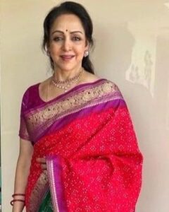 Hema Malini Instagram - These photos taken today on our 43rd anniversary❤️🙏

#anniversary #happyanniversary