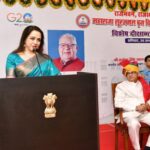 Hema Malini Instagram - Photos taken on the occasion. I thank all the dignitaries present and the Maharaja Surajmal Brij University of Bharatpur for bestowing on me this prestigious award and honouring me🙏Thank you all🙏 #doctorate #honorydoctorate