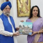 Hema Malini Instagram - What a wonderful function it was yday! Hon minister Hardeep Singh ji not only launched the coffee table book, he also spoke beautifully about it & praised the effort gone into bringing out such a comprehensive book full of relevant info. The IOC people coordinated so well and helped make the function a success. All thanks to them🙏 #vrindavan #coffeetablebook #event