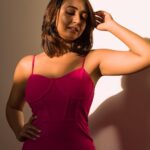 Hitha Chandrashekar Instagram - Do we really have to wait till the Golden hour for me to post these pictures? I guess not… can’t keep calm ‘cause damnnn, look at me 💁🏻‍♀️🤩👀👀 First of all, it’s @khushichandrashekar ‘s dress 🫡 Thank you @crocado for this series- can’t wait to work with you a lot more! And my love @makeupdiaries_by_ashwini I’m nothing without you 🥲❤️
