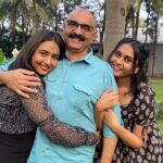 Hitha Chandrashekar Instagram - No cap whatsoever 💀💀💀💀💀🏃🏻‍♀️🏃🏻‍♀️🏃🏻‍♀️🏃🏻‍♀️ #trending #trends #reels #funnyreels #relatable #fatherdaughter Bangalore, India