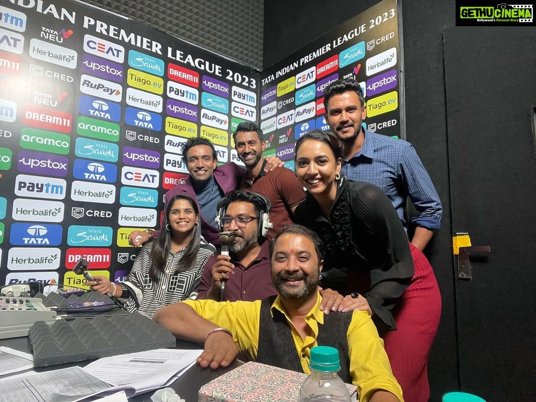 Hitha Chandrashekar Instagram - Full majaa in comm box today! 💥💃🏻💃🏻💃🏻