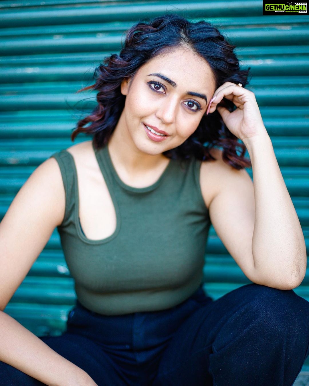 Hitha Chandrashekar Instagram - On Feb 14th, 2023, I made a promise to myself - in sickness and in health, for good or for worse, to commit, respect, to love and cherish myself and I’ve been following through. Today, I feel like I’m closer to the best version of myself more than ever- physically, mentally, emotionally! I’m ready to take on any kind of challenge, I’m ready to accept anything that comes my way and reject everything that’s below my worth. This new found love and respect I’ve grown for who I am, is probably the best phase of my life so far. I feel like everything I’ve done so far, has lead me to this. Thankful to the old Hitha that showed strong intention and grit to make the change and allow the new to flow in. Thankful to today Hitha who is making old Hitha proud. Thankful to future Hitha who will make the now Hitha prouder!💥 #loveandgratitude only! Makeup @makeupdiaries_by_ashwini Hair @prashanthhairstylist Photography @rohith_k_raju