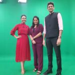 Hitha Chandrashekar Instagram - One with our Experts✨ @vkarunajain @bkvenkateshprasad 🙏🏻❤️