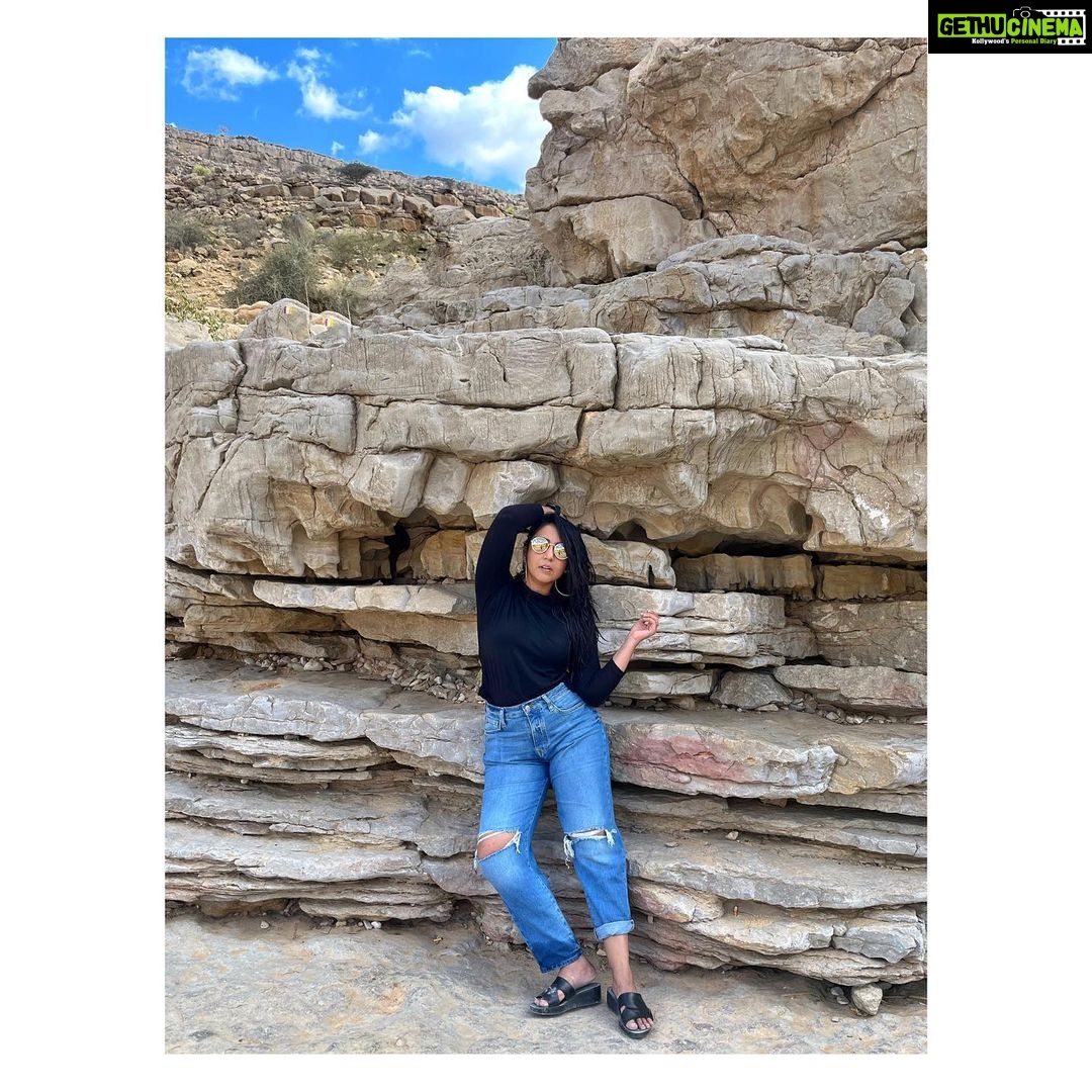 Hitha Chandrashekar Instagram - Grateful for an eventful weekend ❤️🙏🏻✨ #wadibanikhalid #wahibasands #oman🇴🇲