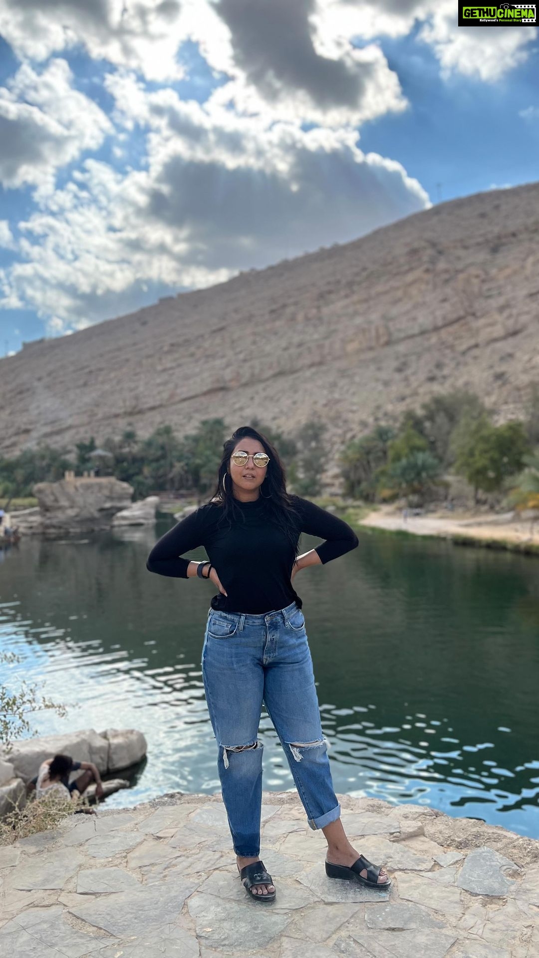 Hitha Chandrashekar Instagram - Wadi Bani Khalid- nature’s swimming pool. Took my breath away for real💫 grateful for the experience 🙏🏻❤️✨
