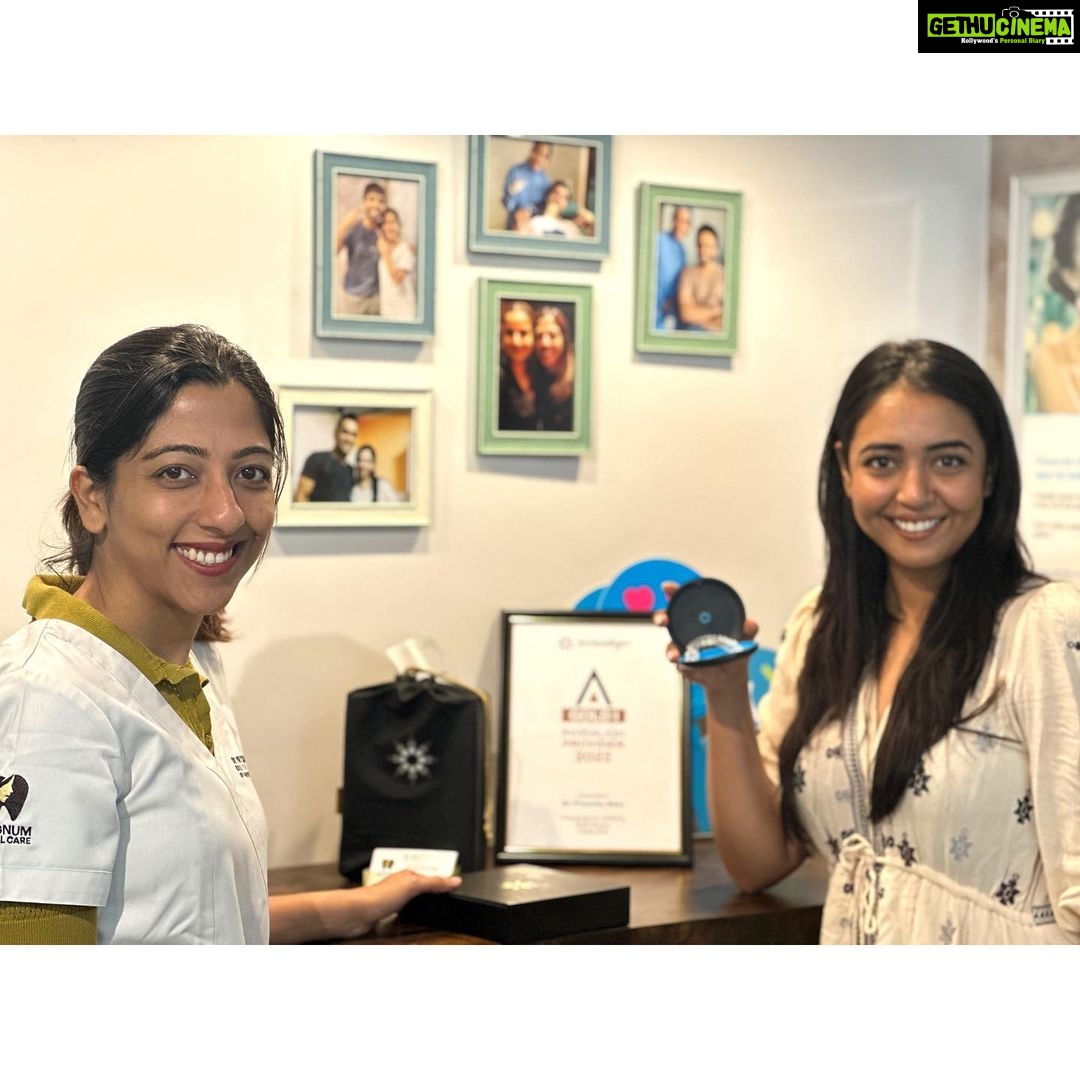 Hitha Chandrashekar Instagram - Making this my year to smile with the 100% #Dramafree @invisalign_in treatment! Delighted to start my new smile journey with @drpriyankabasu. #ad #paidpartnership #invisalignjourney #invisalignsmile #mysmilejourney #InvisalignIndia #Transformingsmileschanginglives #Invisalign #14MInvisalignSmilesWorldwide #SmileSquad