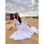 Hitha Chandrashekar Instagram - Cold feet, gushing winds, flying hair, vast, plain and otherworldly🌵🐪🏜️ Wahiba Sands - Oman