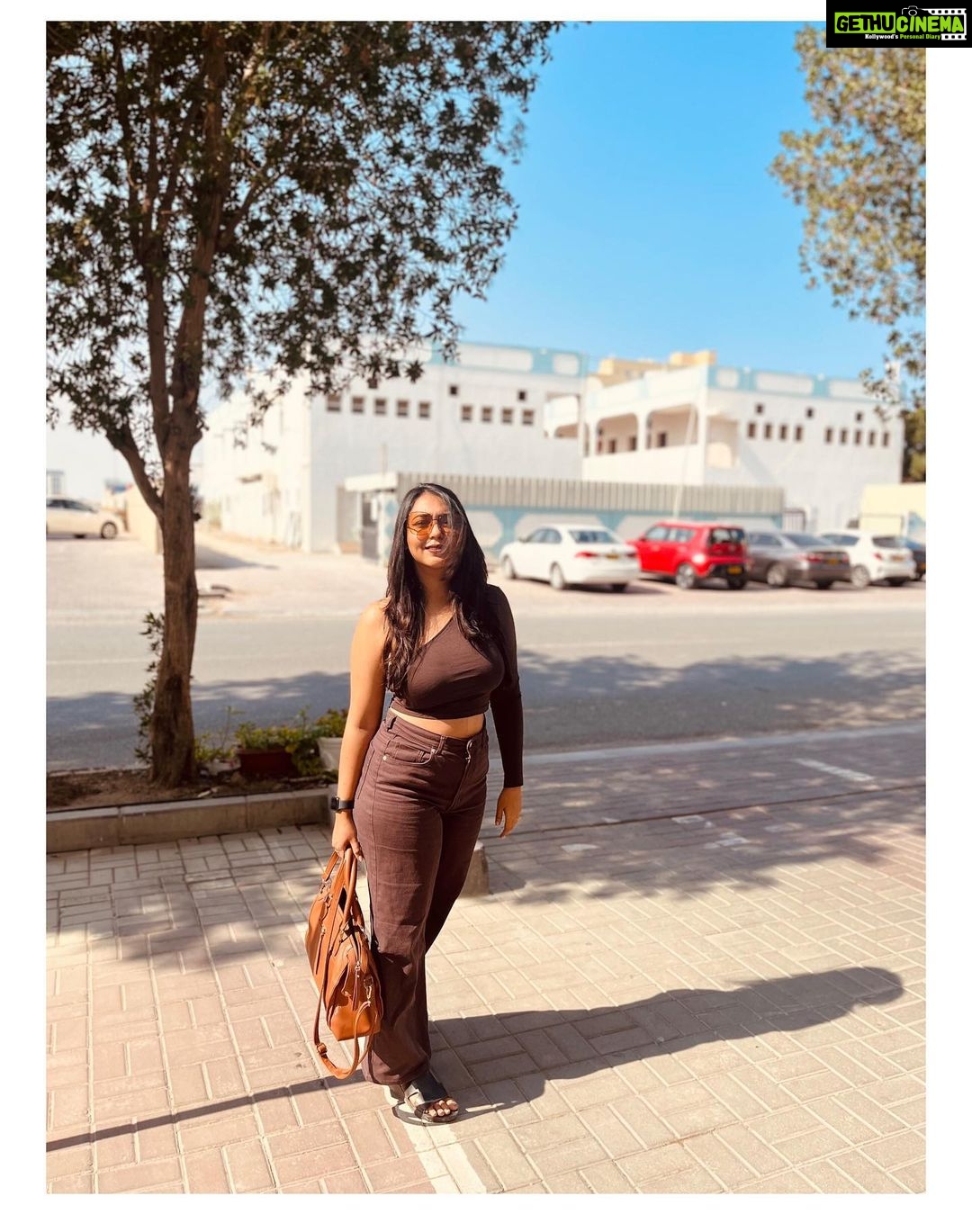 Hitha Chandrashekar Instagram - الإثنين