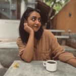 Hitha Chandrashekar Instagram - Bangalore Weather and Caffeine kicks 🥶☕️ #moodrn