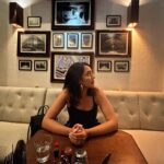Hitha Chandrashekar Instagram - Pic 1- was reading the summer specials Pic 2 - decided to go with the usual 🤣 #iamwhoiam