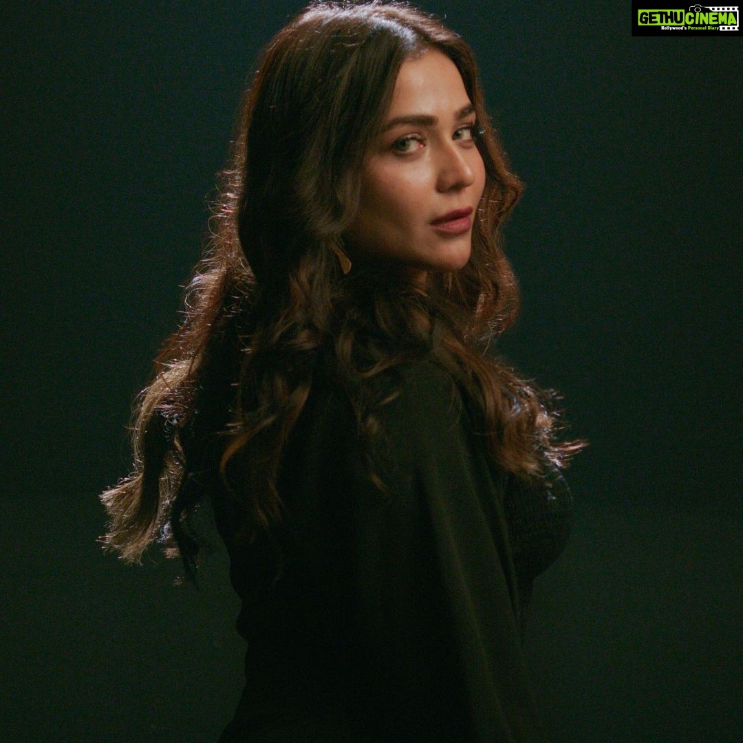 Humaima Malick Instagram - Unfiltered, unapologetic, unstoppable still Human , #humaimamalick