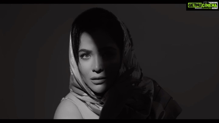 Humaima Malick Instagram - Humaima Malick ❤️ straight from mine to yours ❤️ #humaimamalick