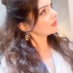 Ihana Dhillon Instagram – 😆 
#instareels #bts #trending #trendingreels #instagood #hairstyles #hairgoals #makeup #love #ihanadhillon