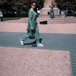 Ihana Dhillon Instagram - Keep walking … #traveldiaries #newyork #moments #instagood #instagram #imstareels #trendingsongs #live #love #ihanadhillon