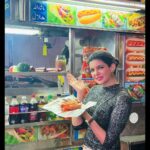 Ihana Dhillon Instagram - Hotdog 🌭 ka kamaal & Meri figure ka raaj 🤣🙈😜 … because every picture tells a story Small glimpse of evening well spent 😊 #traveldiaries #foodlover New York, N.Y.