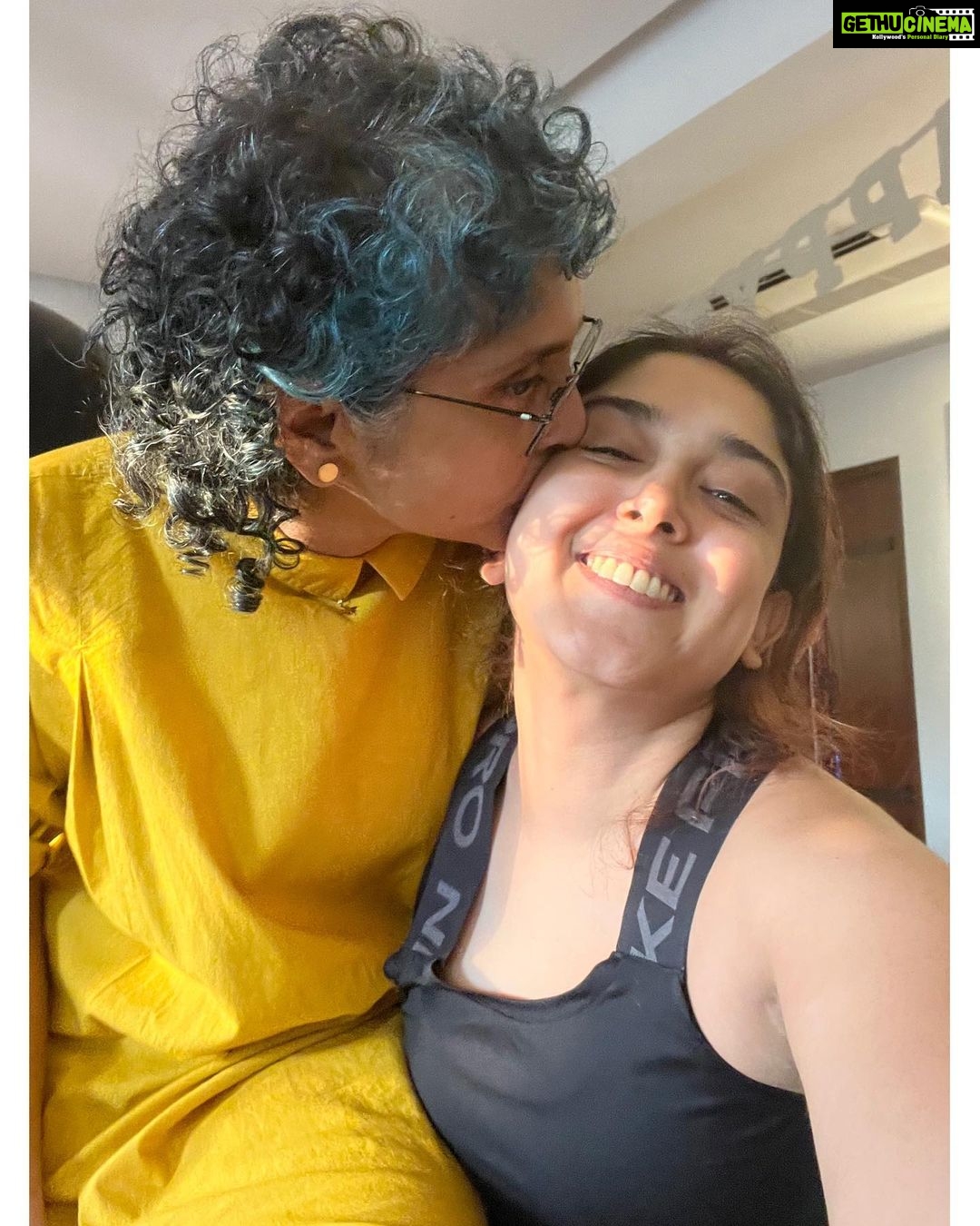 Ira Khan Instagram - May dump. I want less heat. And more mangoes.