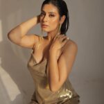 Isha Malviya Instagram - Golden Hour Glow.🍯 which one is your favourite picture? . #goldenhour #ishamalviya #aesthetic . Makeup: @makeupbynainagoel Hair: @shabana_sheikh_11 Stylist: @isshhhbykhwaish @khwaish_mehta Team: @insyncdigitals @palakgandhi_