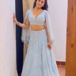 Isha Malviya Instagram - Ye Lo Transition Reel🦋🙈 #trending #transition #instagramreel . Makeup & Hair: @makeoversbyadnan @r.k_beauty_artist Outfit: @frontierphagwara Jewels: @manimuktaajewels Team: @insyncdigitals