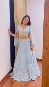 Isha Malviya Instagram - Ye Lo Transition Reel🦋🙈 #trending #transition #instagramreel . Makeup & Hair: @makeoversbyadnan @r.k_beauty_artist Outfit: @frontierphagwara Jewels: @manimuktaajewels Team: @insyncdigitals