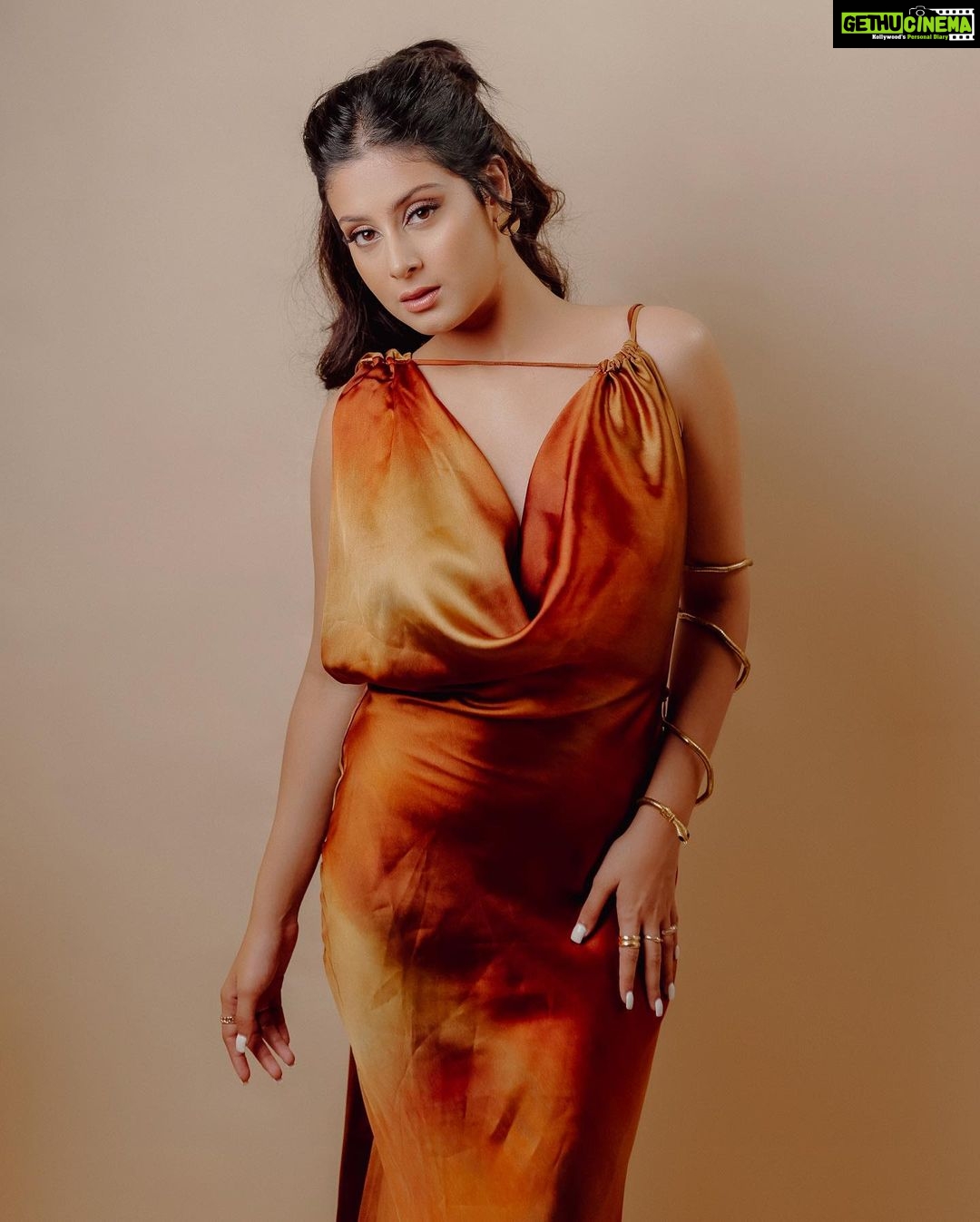 Isha Malviya Instagram - Reckless!π #ishamalviya . Shot by: @purumehtaa Assisted by-: @sounak_7700___ @guri9465 Makeup: @makeupbynainagoel Hair: @shabana_sheikh_11 Stylist: @isshhhbykhwaish @khwaish_mehta Location: @summerhousestudio_ Team: @insyncdigitals @palakgandhi_