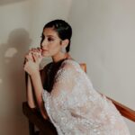 Isha Malviya Instagram - Timeless Style!⌛️ . Shot by: @purumehtaa Assisted by-: @sounak_7700___ @guri9465 Makeup: @makeupbynainagoel Hair: @shabana_sheikh_11 Stylist: @isshhhbykhwaish @khwaish_mehta Outfit: @frontierphagwara Location: @summerhousestudio_ Team: @insyncdigitals @palakgandhi_ . #ishamalviya #saree #mondaypost
