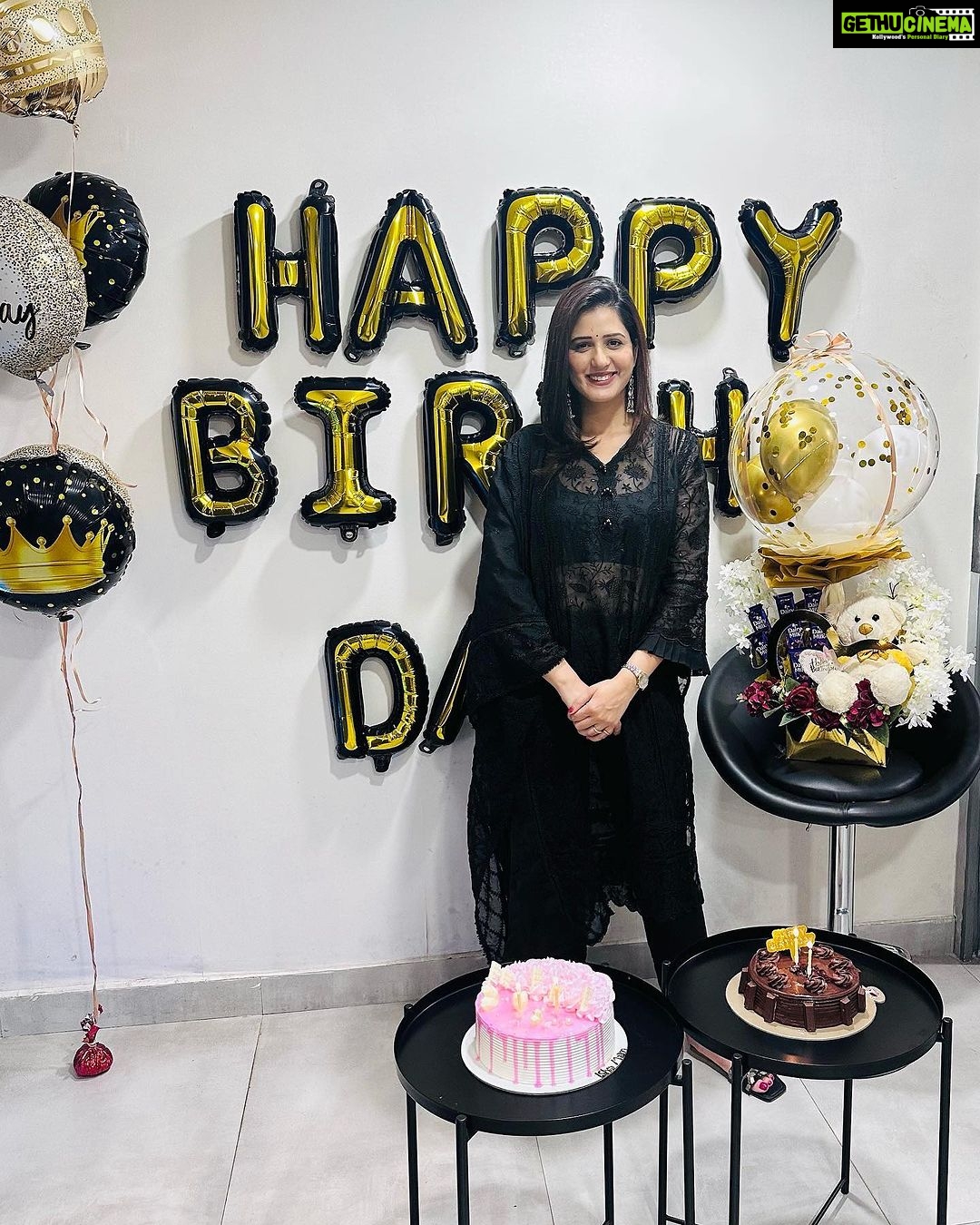 Isha Rikhi Instagram - This has been the best birthday ever with so much love and pampering with my family and friends all at one place. ❤️ Am carrying all the warmth of your birthday wishes in my heart. Reading all your messages makes me so happy🤗I’m BEYOND grateful♾️ Thank you everyone🌸 Love you all 🫶🏻 Wearing my favourite @shopmulmul 🖤