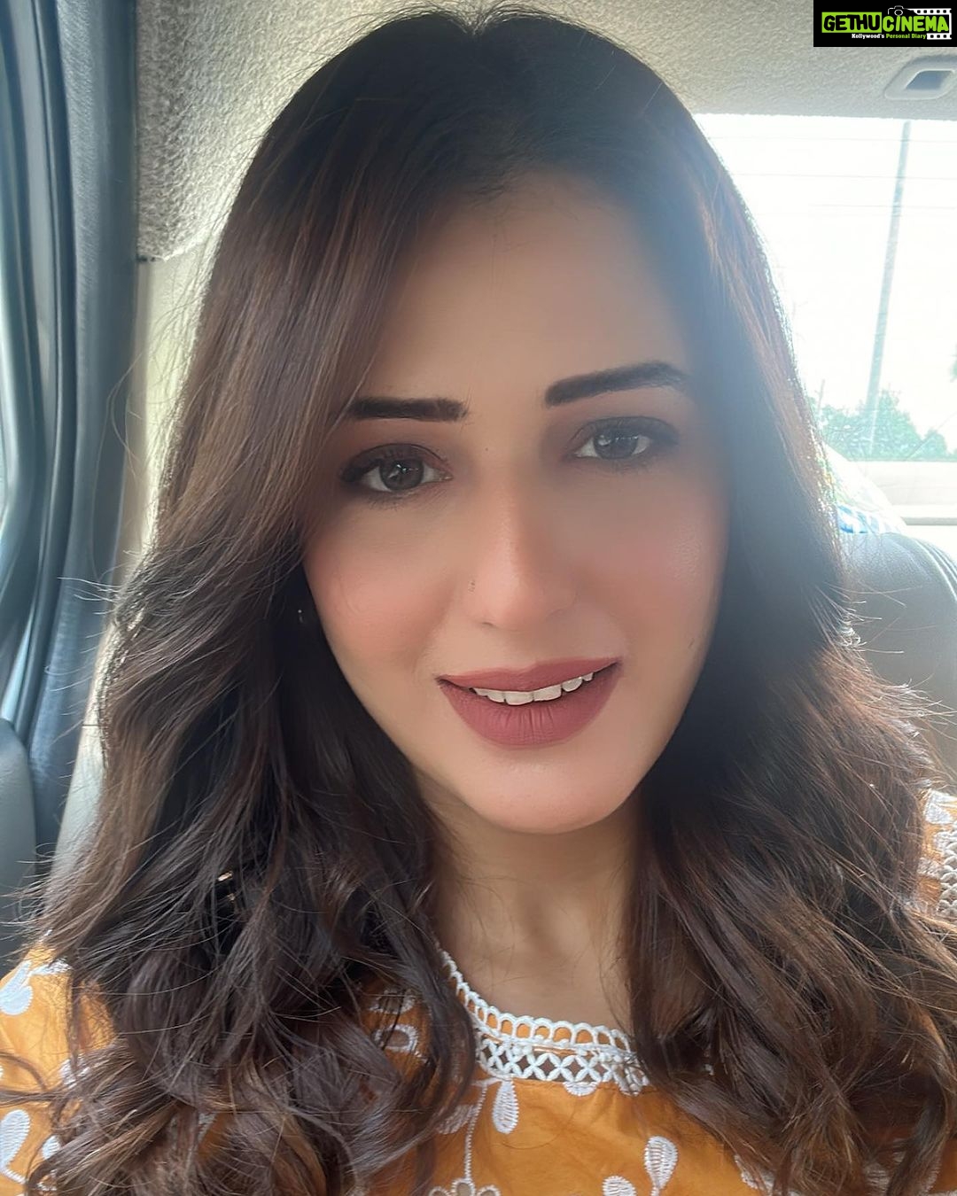 Isha Rikhi Instagram - Watch Flames on PTC Punjabi 🧡 @s_u_r_i_l_i_e @ptcpunjabi