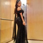 Ishita Raj Sharma Instagram - Show ready ♠️ . Wardrobe - @archanakochharofficial #fashionshow #kolkottatimes #designerlabel #ishitaraj