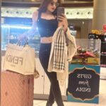 Ishita Raj Sharma Instagram – Get set Lon-done ✅