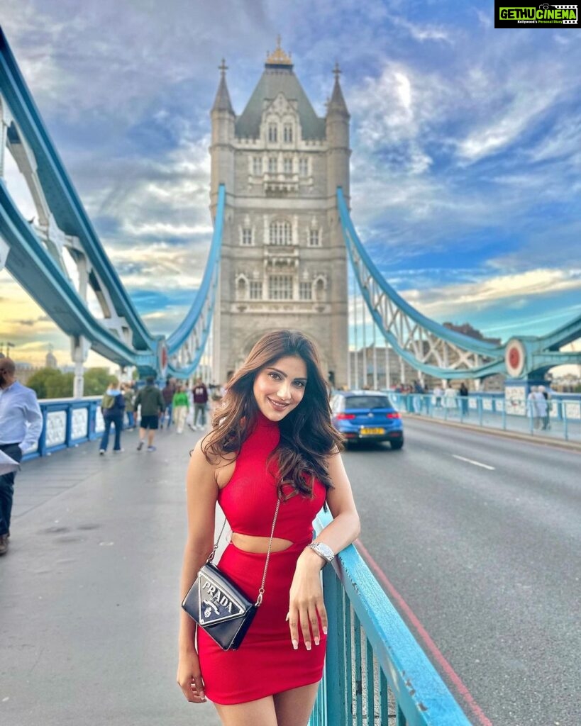Ishita Raj Sharma Instagram - ‘Tis a sweet London Affair! Tower Bridge, London