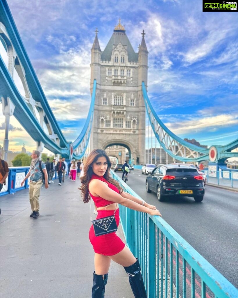 Ishita Raj Sharma Instagram - ‘Tis a sweet London Affair! Tower Bridge, London
