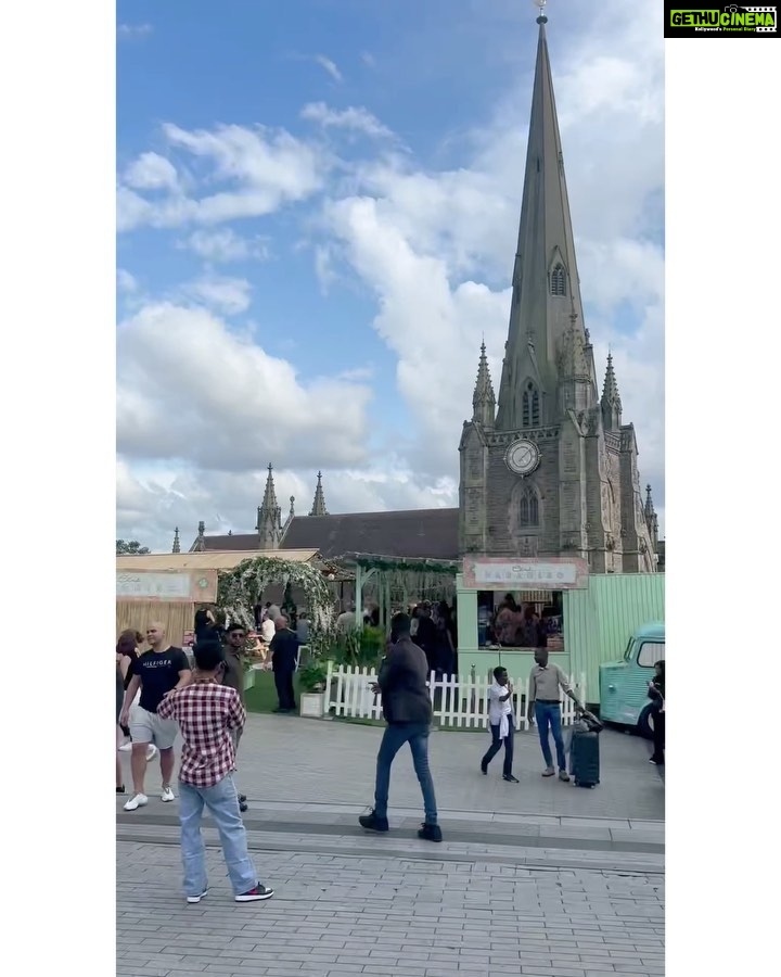 Ishita Raj Sharma Instagram - An afternoon in England! Broad Street - Oxford, Uk