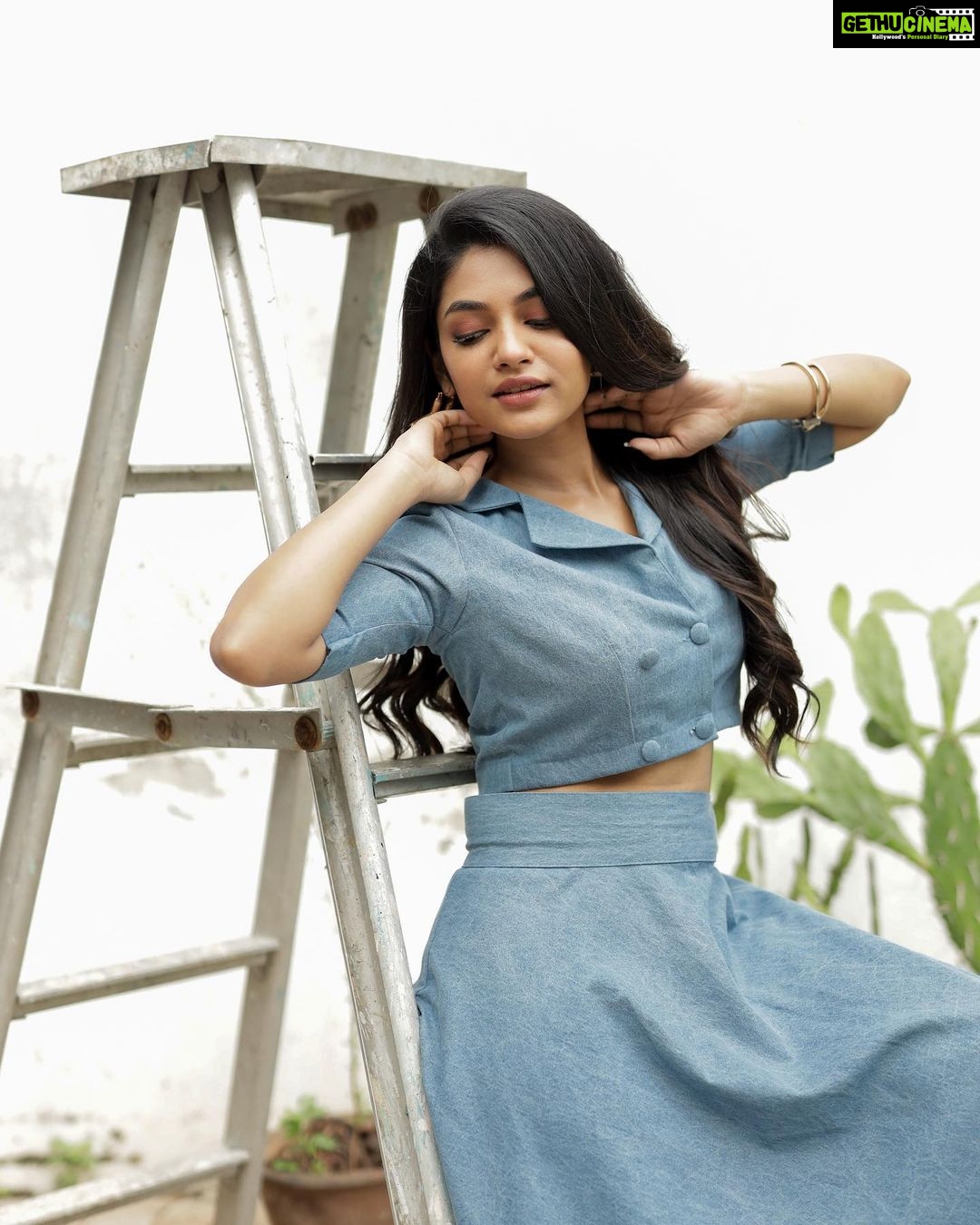 Ivana - 576.4K Likes - 🌟
Photography @deepak_durai_photography
Styling @labelswarupa
Location @phcafe.chennai