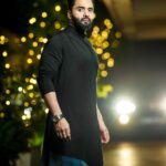 Jackky Bhagnani Instagram - Feeling and giving out Positive Vibes😇 HMU @luv_hans77 📸 @one.portrait.please
