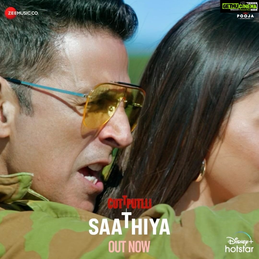 Jackky Bhagnani Instagram - This one is for all the 'Saathiyas' in love 🥰 Get ready to be hooked to this tune😍 #Saathiya out now on @zeemusiccompany @akshaykumar @rakulpreet @zarakhan @nikhilmusic @tanishk_bagchi @ganeshacharyaa @ranjitmtewari @VashuBhagnani @jackkybhagnani @deepshikhadeshmukh @pooja_ent @disneyplushotstar @azeemdayani #CuttputlliOnHotstar