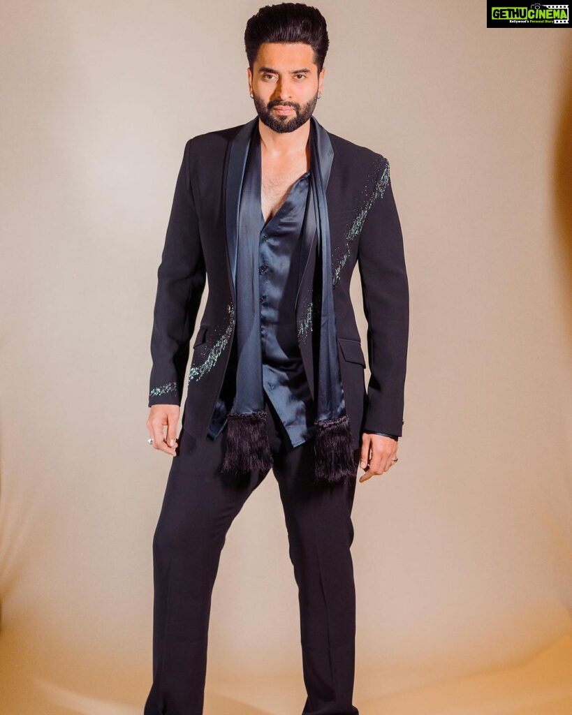 Jackky Bhagnani Instagram - Last night got me all 💣 #AboutLastNight #GQBestDressed #StyleWithJB . . . Outfit @sarabkhanijouofficial Shoes @heelandbucklelondon Styled by @anshikaav Assisted by @bhatia_tanisha HMU by @luv_hans77 Photographed by @navneet_photography