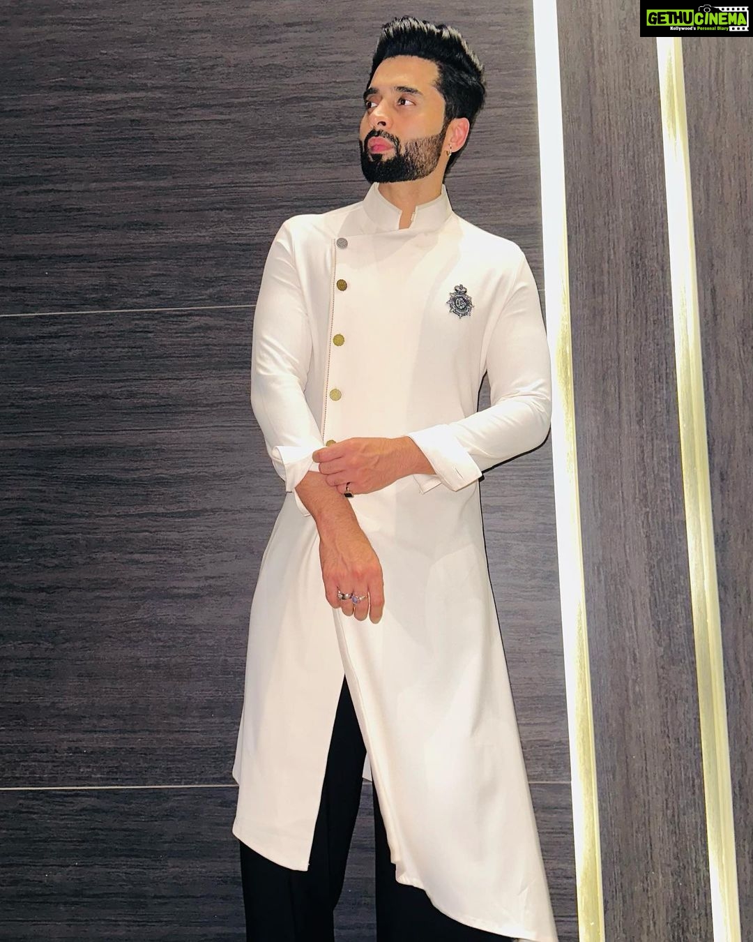 Jackky Bhagnani - 67.4K Likes - 🤍
Outfit - @shantanunikhil
HMU - @luv_hans77