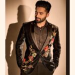 Jackky Bhagnani Instagram - Make it simple… but significant Styled by @sanamratansi Outfit @rohitbalofficial Footwear @dmodotofficial HMU @rohanmohan333 📸 @gohil_jeet