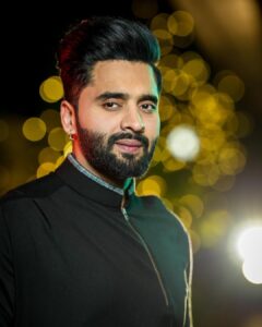 Jackky Bhagnani Instagram - Feeling and giving out Positive Vibes😇

HMU @luv_hans77 
📸 @one.portrait.please