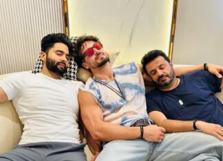 Jackky Bhagnani Instagram - The feeling when you’ve locked the edit 😜 #Ganapath Part 1 See you in the cinemas this Dusshera! #ganapathon20thoctober 2023! P.S- @kritisanon we missed you in this picture ❤️ @amitabhbachchan @vashubhagnani @tigerjackieshroff #VikasBahl @deepshikhadeshmukh #GoodCo