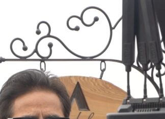 Jackky Bhagnani Instagram - My GOD Happy birthday pa 🤗🤗 @vashubhagnani