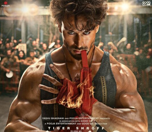 Jackky Bhagnani Instagram - Usko koi kya rokega...jab Bappa ka hai uspe haath Aa Raha Hai Ganapath… karne ek nayi duniya ki shuruwat #GanapathAaRahaHai #Ganapath in cinemas this Dussehra, 20th Oct @amitabhbachchan @vashubhagnani #VikasBahl @deepshikhadeshmukh #GoodCo @zeemusiccompany @vishalmishraofficial @elliavrram @ziadmbakri @girishkulkarni1 @rahman_actor @shruthymenon @jameel.mumbai @slglobal001 @timman79