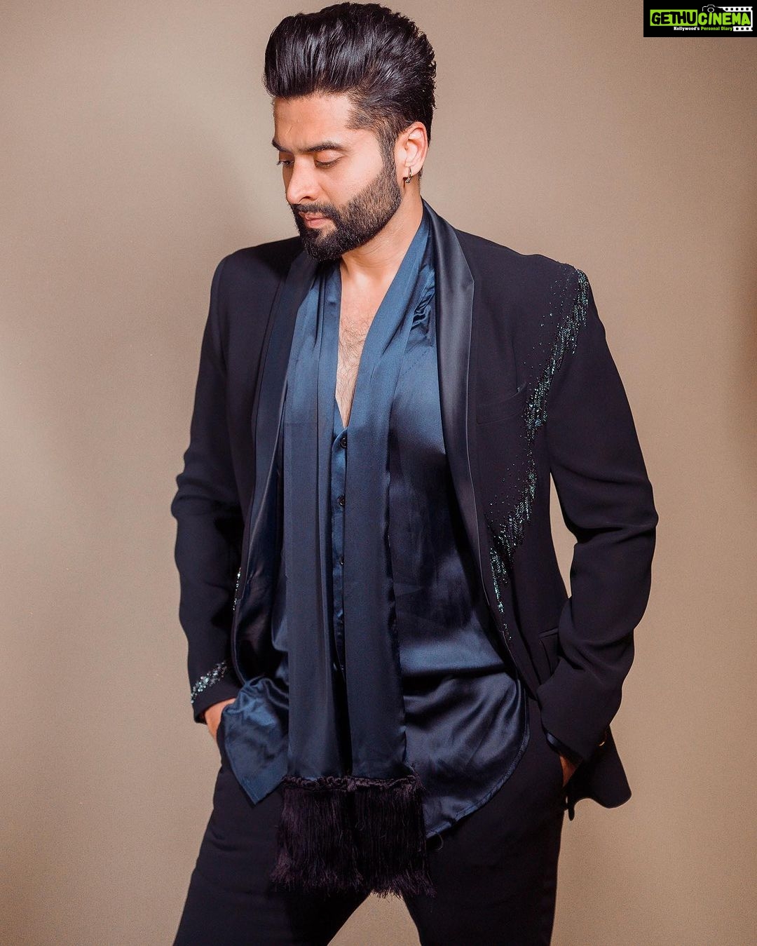 Jackky Bhagnani Instagram - Last night got me all 💣 #AboutLastNight #GQBestDressed #StyleWithJB . . . Outfit @sarabkhanijouofficial Shoes @heelandbucklelondon Styled by @anshikaav Assisted by @bhatia_tanisha HMU by @luv_hans77 Photographed by @navneet_photography