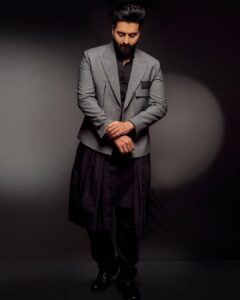 Jackky Bhagnani Instagram - Setting trends, crafting beats, and redefining style

#ANightToRemember#TheMostStylishProducer

Outfit @ashay.newdelhi
Shoes @dmodotofficial
Styled by @anshikaav
Assisted by @roshiijain @bhatia_tanisha
HMU - @luv_hans77 
Shot by @kaasastudio