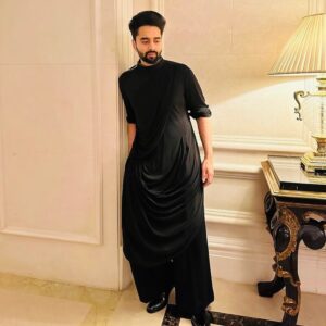 Jackky Bhagnani Instagram - Rock the traditional style!

Outfit @shantanunikhil