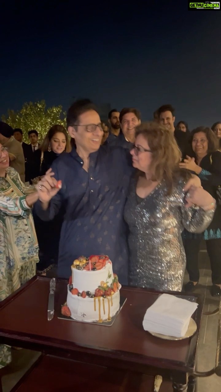 Jackky Bhagnani Instagram - This is what 40years of love looks like ❤️ Happy anniversary mom and dad and thank you for showing us what companionship is 🤗 here is to forever ❤️❤️ @vashubhagnani @pujabhagnani
