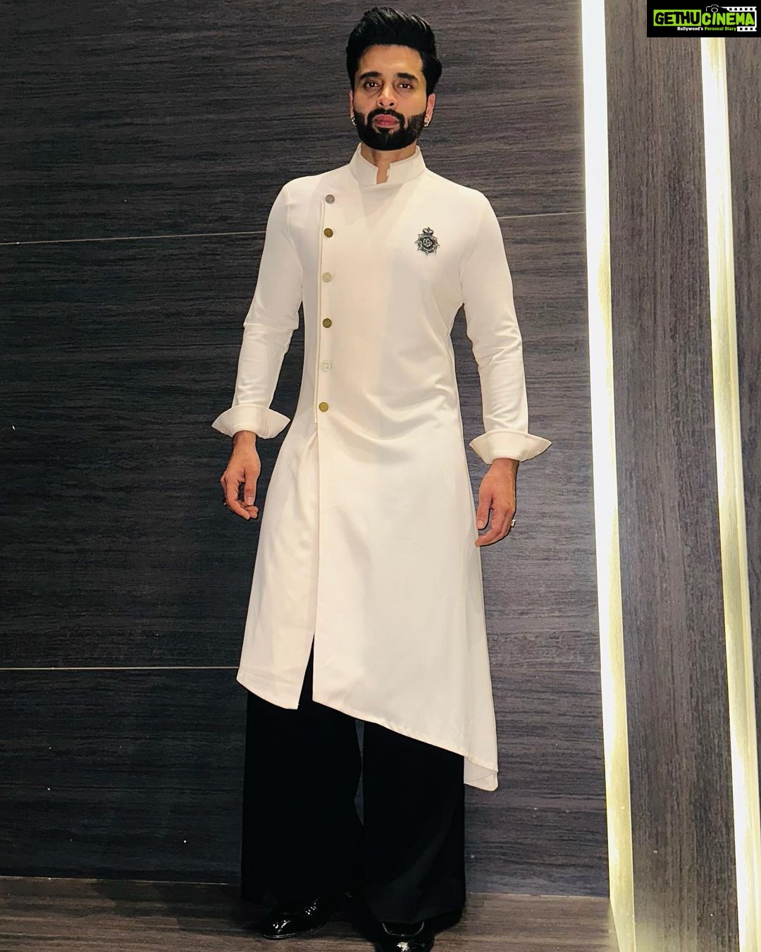 Jackky Bhagnani - 67.4K Likes - 🤍
Outfit - @shantanunikhil
HMU - @luv_hans77